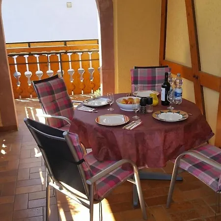 1-bedroom بيت للعطل *
