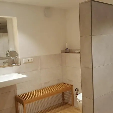 بيت للعطل 1-bedroom *